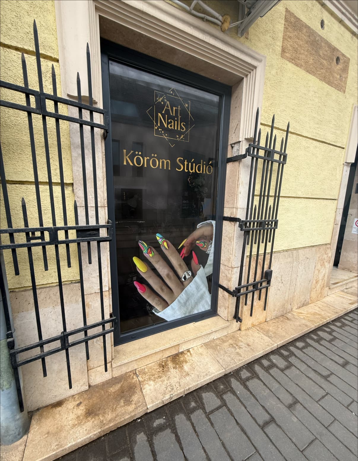 Art Nails Köröm Stúdió Walk In Salon