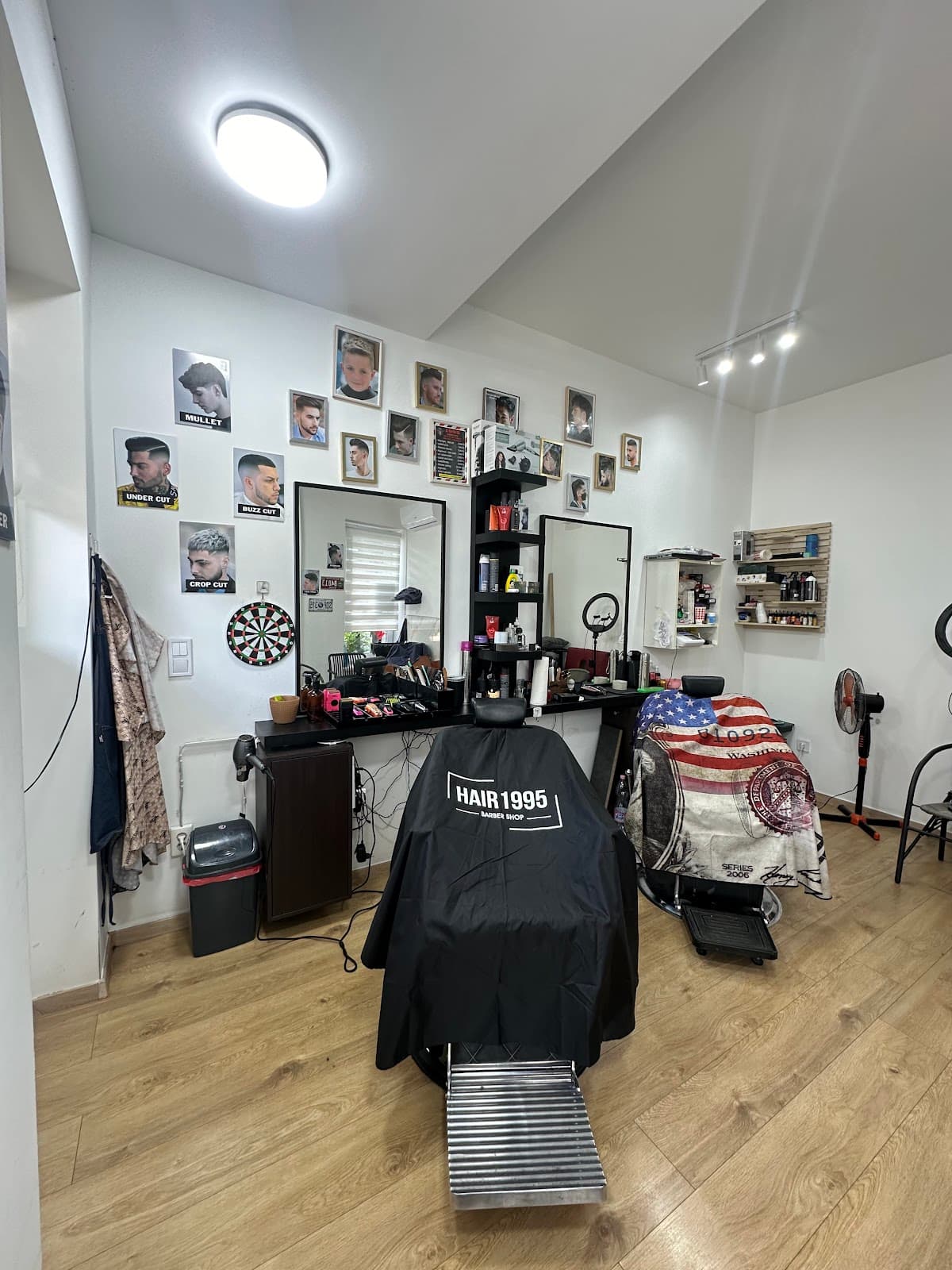 1995 Barber & Nail Shop
