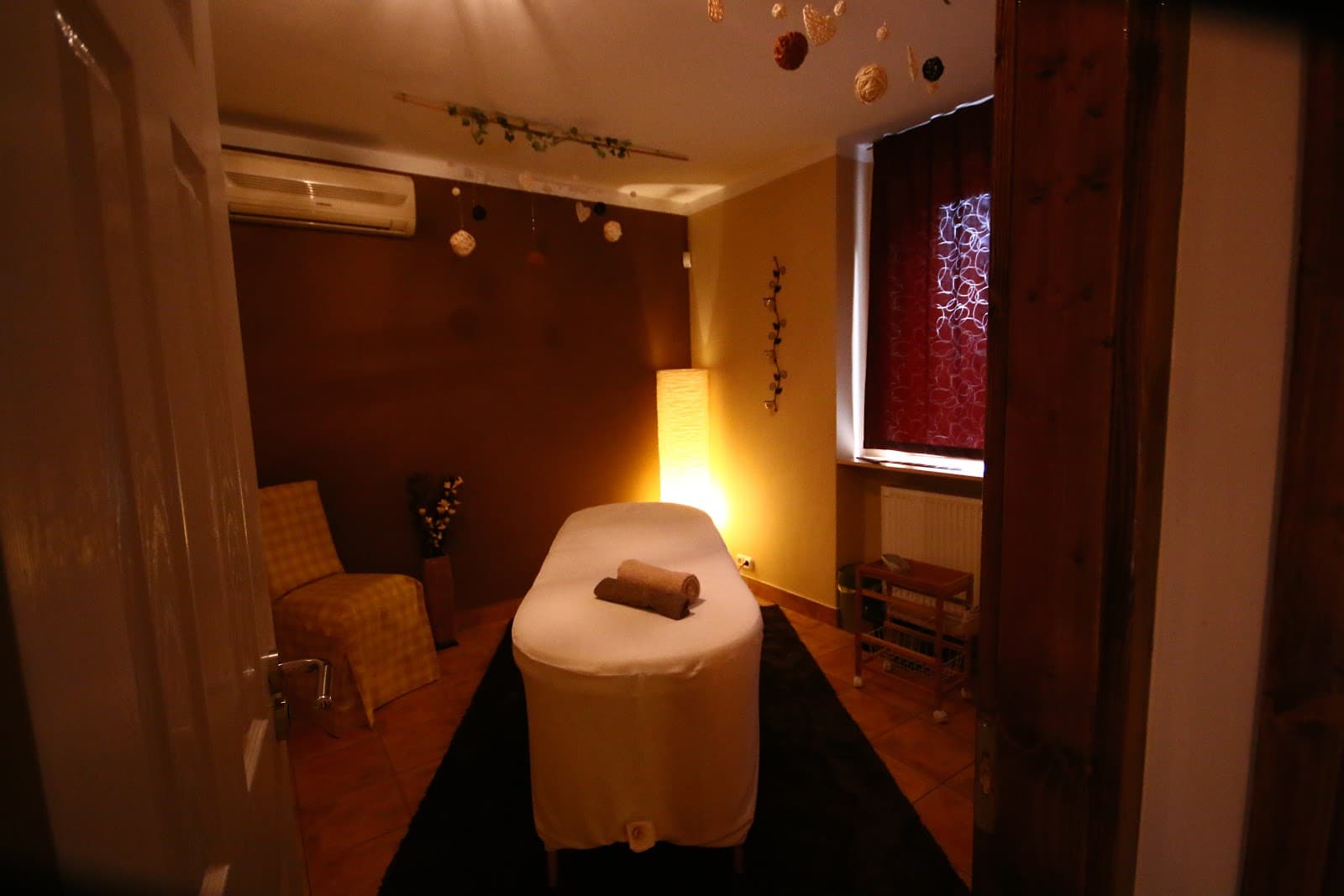 Karneol STÚDIÓ Cosmetic & Nail Bar