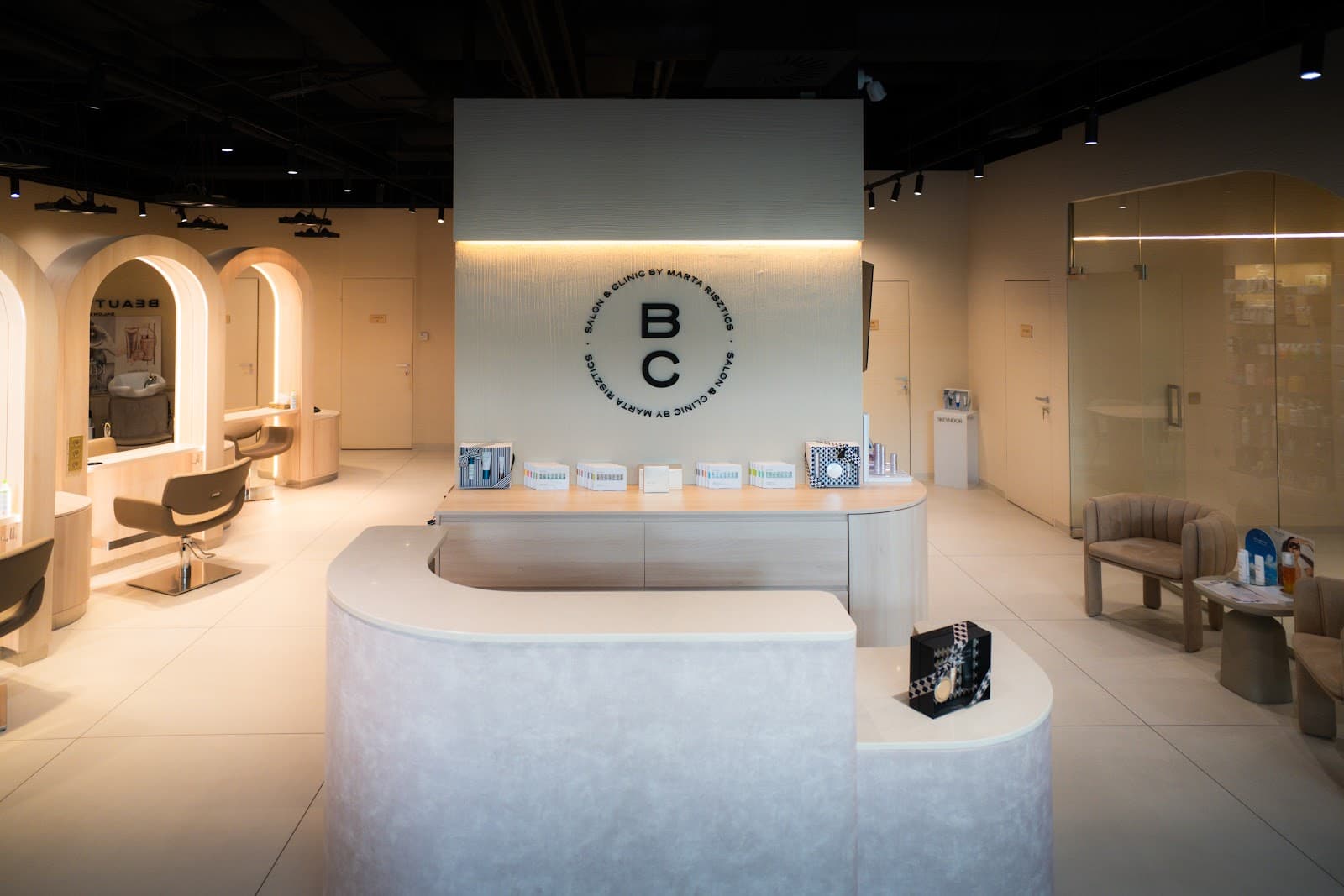 Beauty Company Salon/Clinic by Marta Risztics