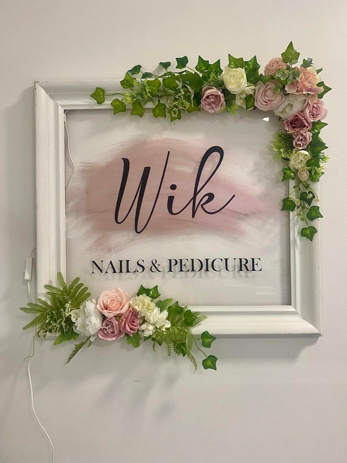 Wik Nails
