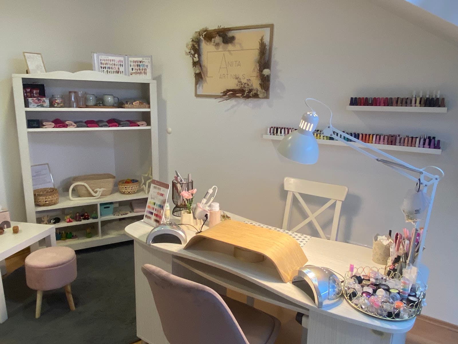 Anita Art Nails műköröm és Callux pedikűr szalon
