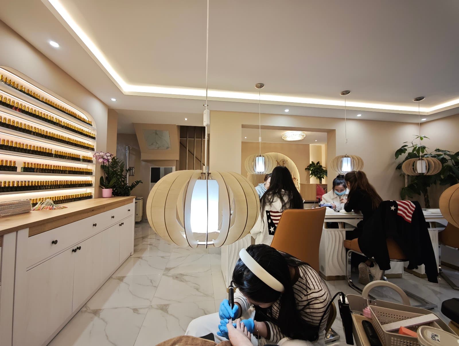 D'LUXE BEAUTY SALON