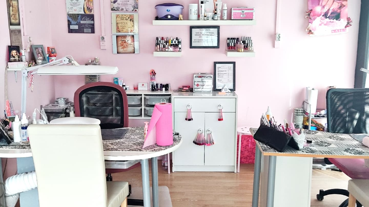 Pink Kristály Körömszalon