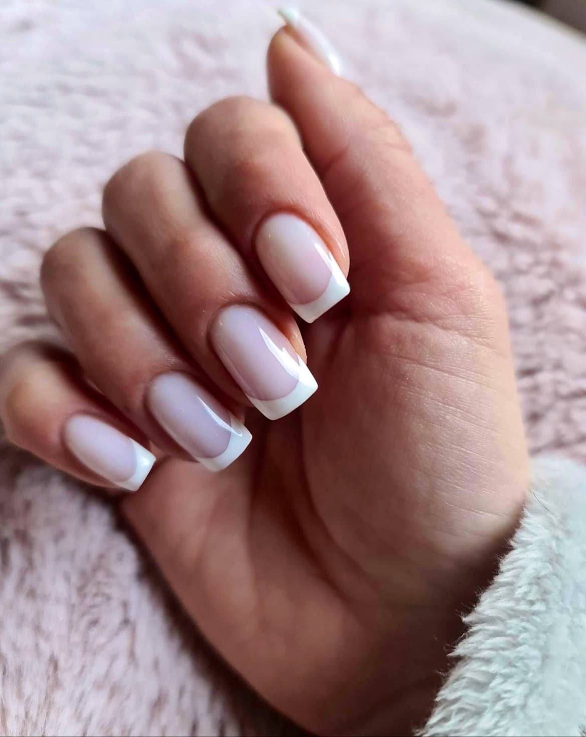 Lexa's nails