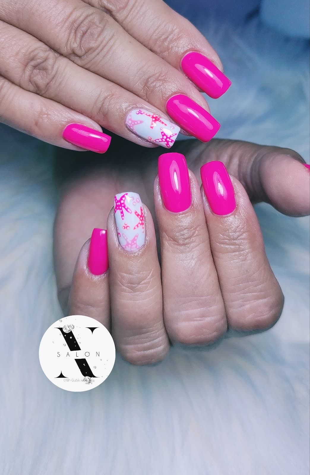 Nail Salon by Heni(kéz és lábápoló,műkörömépítő)