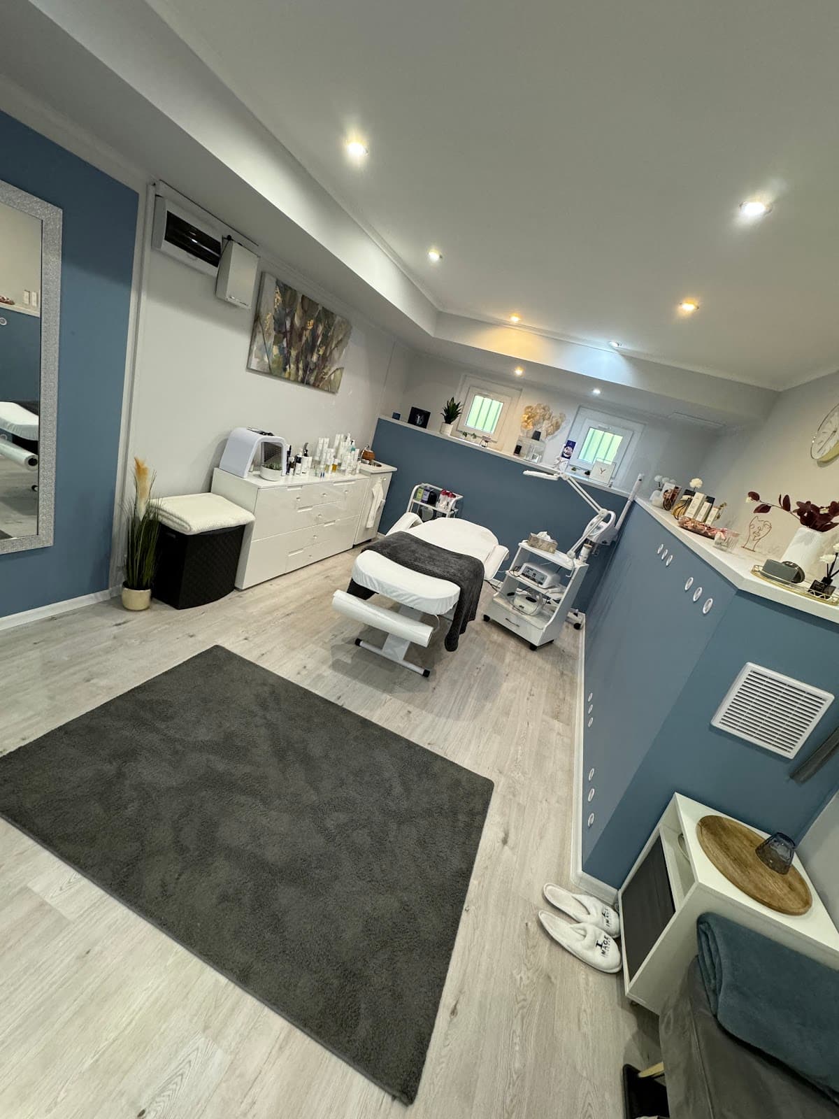 Ada Beauty Studio